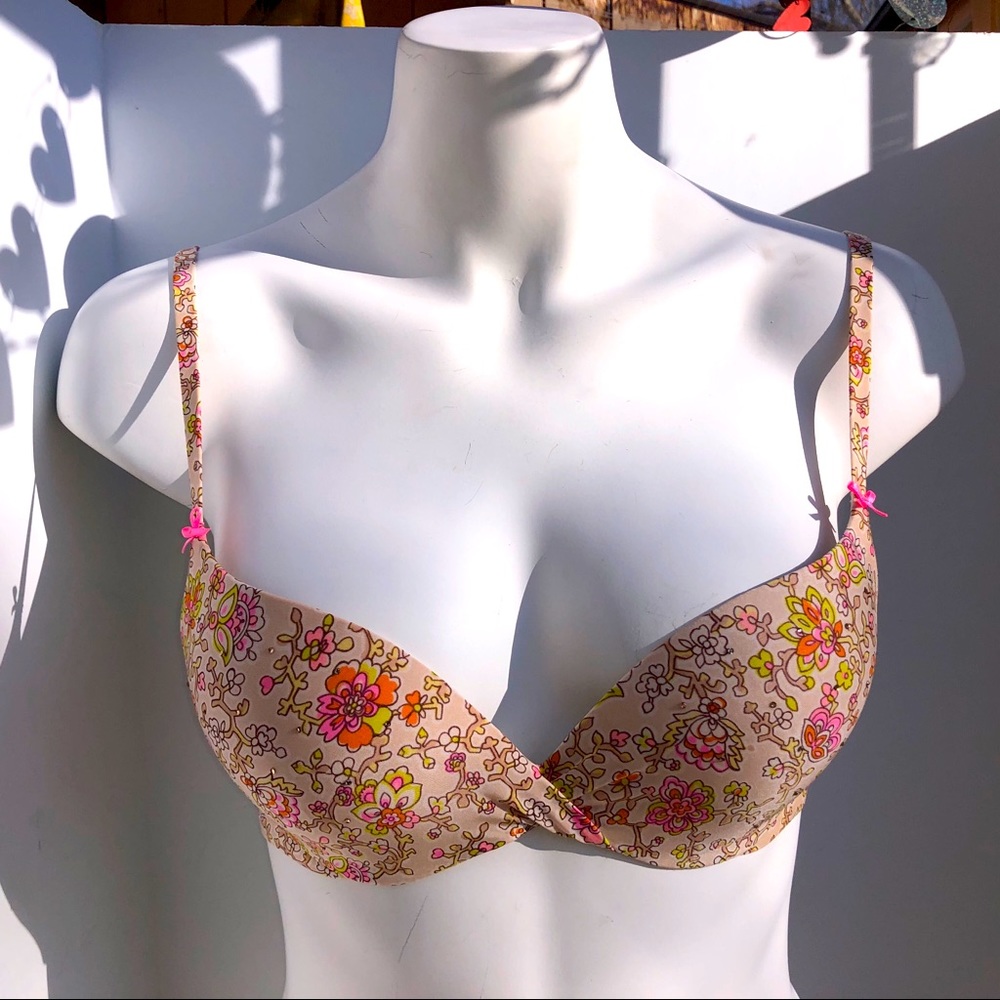 Victoria’s Secret Plunge Bra